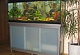 Stahlmöbel mit Aquarium